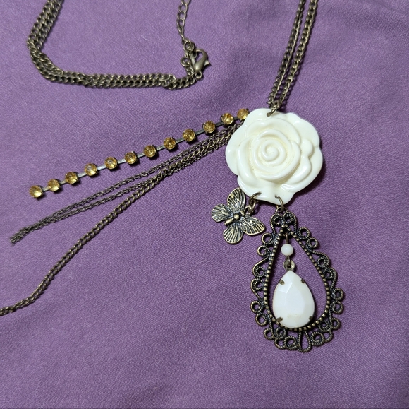 🌟3/$20🌟 - 2000s Vintage Long Necklace - Picture 1 of 5